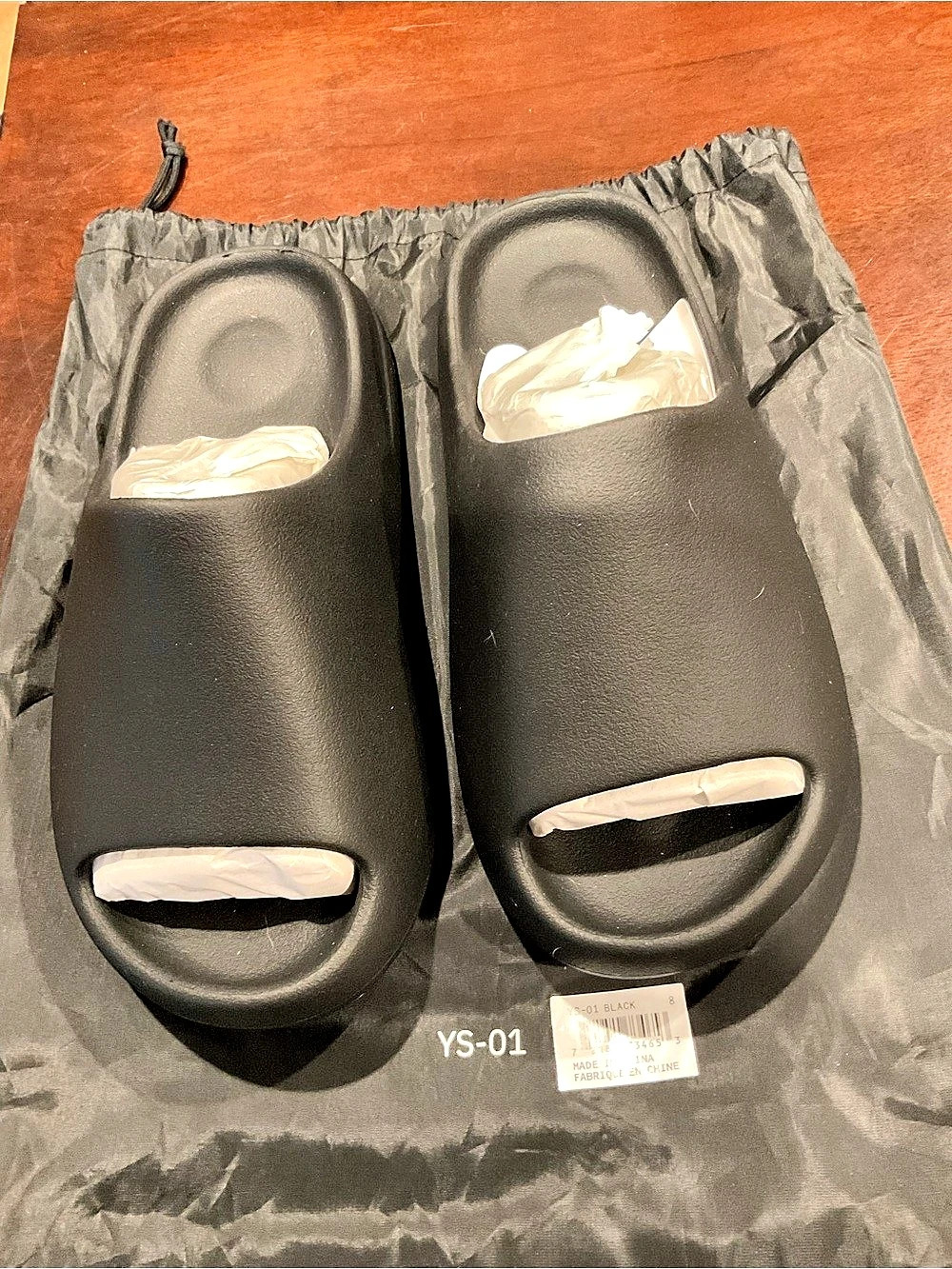 YS-01 Black Slides US 8 NWT